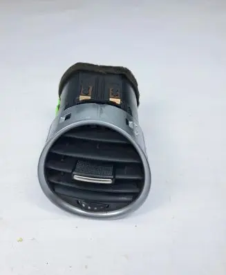 Audi A4 S4 B7 8E 8H Dashboard side air vent grill/cover trim 8H0820902D