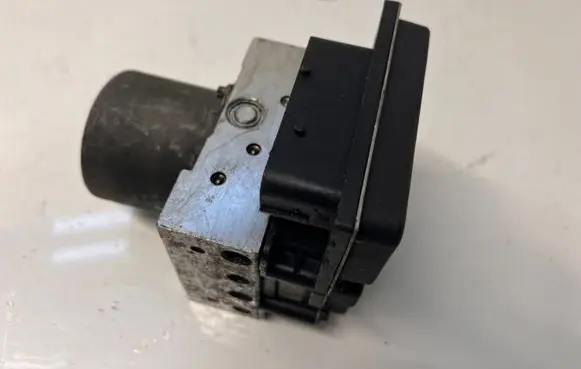BMW 5 E60 E61 ABS Pump 6774848