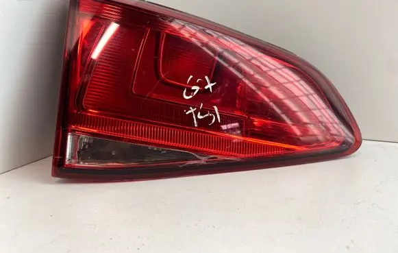 Volkswagen Golf VII Tailgate rear/tail lights 5G0945093N