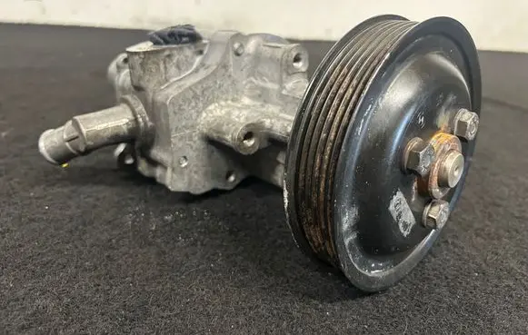 BMW 5 F10 F11 Power steering pump 5016957 686715901