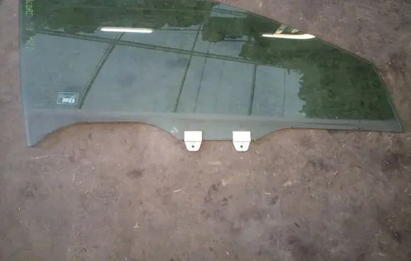 Honda Accord Front door window glass four-door AS2