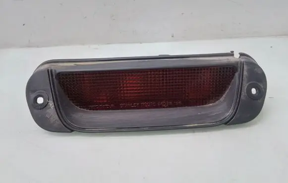 Third/center stoplight