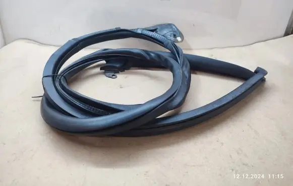 Audi A5 Sportback 8TA Front door rubber seal 