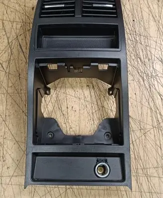 Rear air vent grill