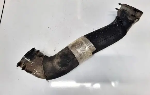 Intercooler hose/pipe