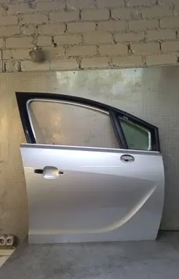 Opel Meriva B Front door