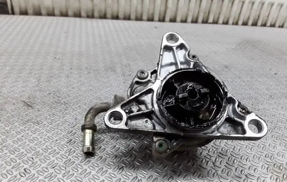Renault Espace III Vacuum pump