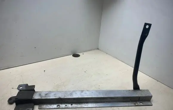 Radiator support slam panel bracket