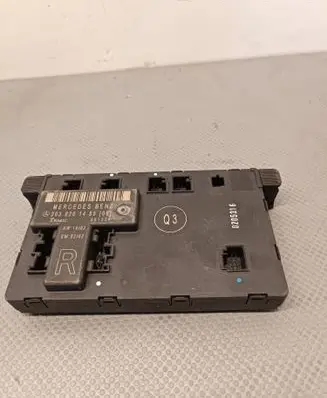 Mercedes-Benz C W203 Door control unit/module 2038201485