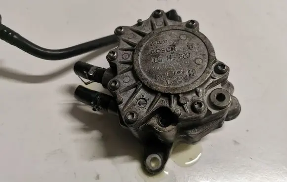 Audi A3 S3 8P Vacuum pump 03G145209