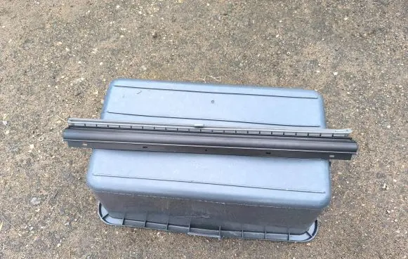 Volkswagen Multivan T5 Estate rear side window sun shade/blind 9902001546