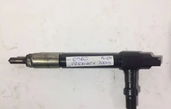 Mazda Premacy Fuel injector 6960
