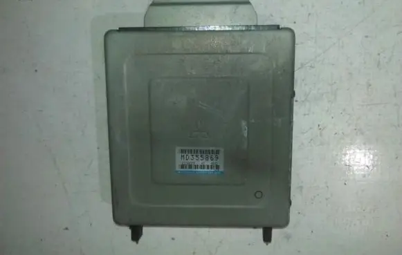Mitsubishi Carisma Engine control unit/module md355869 e2t68375