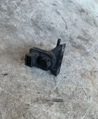 Nissan Juke I F15 Turbo solenoid valve 8200762162 1471000Q0E 1471000Q0G