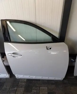 Mazda CX-3 Front door