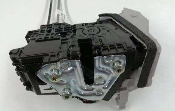 Hyundai Kona I Front door lock 81320J9010