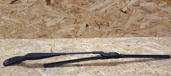 Volvo V50 Windshield/front glass wiper blade 8623159