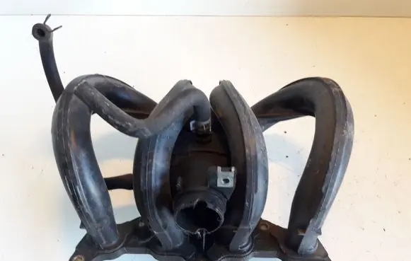 Toyota Yaris Intake manifold