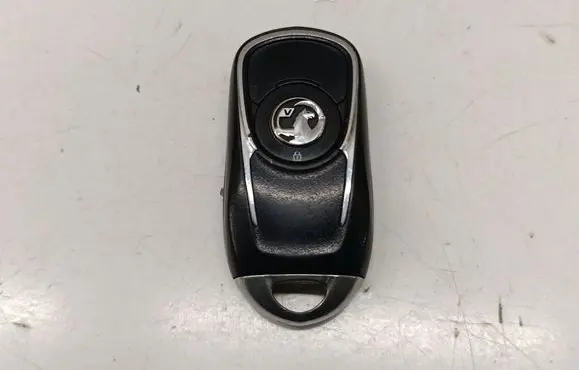 Opel Insignia B Ignition key/card 