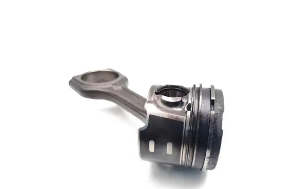 Ford Focus Piston with connecting rod G8DD