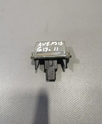 Toyota Avensis T270 Number plate light