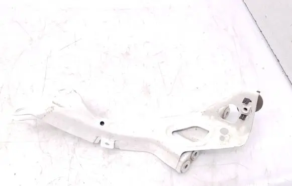 Audi A6 S6 C7 4G Fender mounting bracket