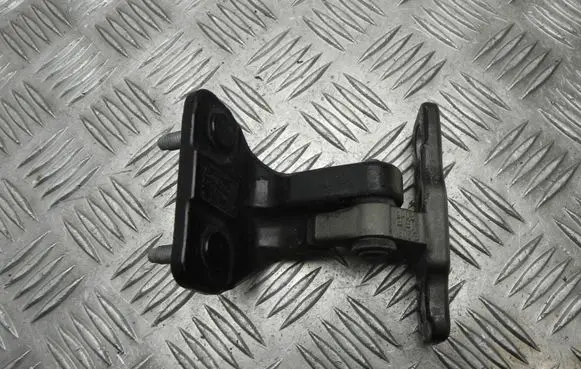 Mercedes-Benz C AMG W205 Front door upper hinge 14314B02 T7450