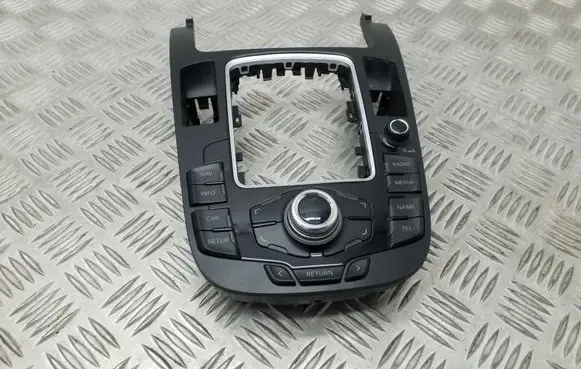 Head unit multimedia control