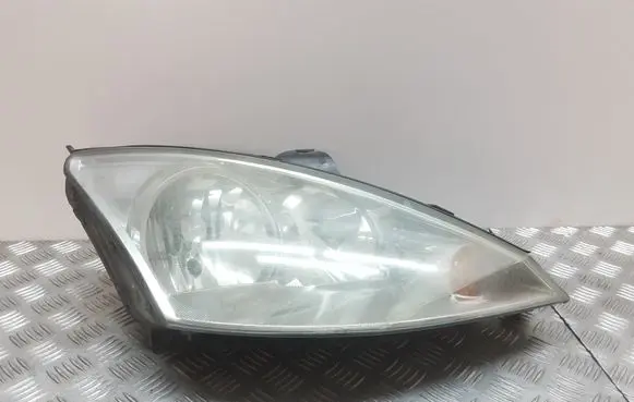 Ford Focus Headlight/headlamp 2M518W029BE