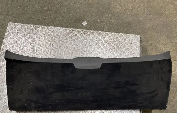 Mercedes-Benz E W212 Tailgate/boot cover trim set A2127400070