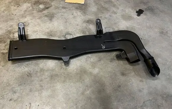 Mercedes-Benz GL X166 Cabin air duct channel A1668313046
