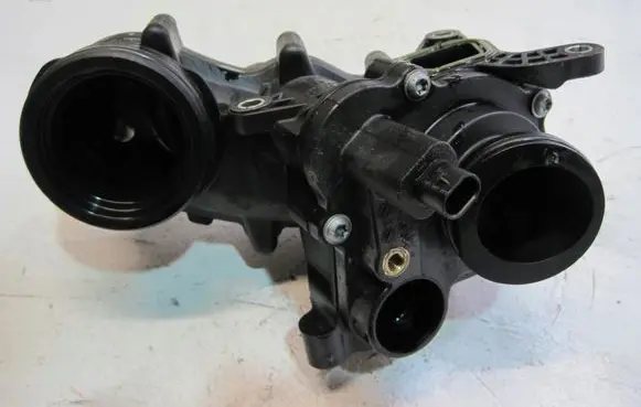 Audi A3 S3 A3 Sportback 8P Thermostat/thermostat housing 059121111DK