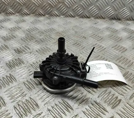 Volvo XC40 Electric auxiliary coolant/water pump 31669539