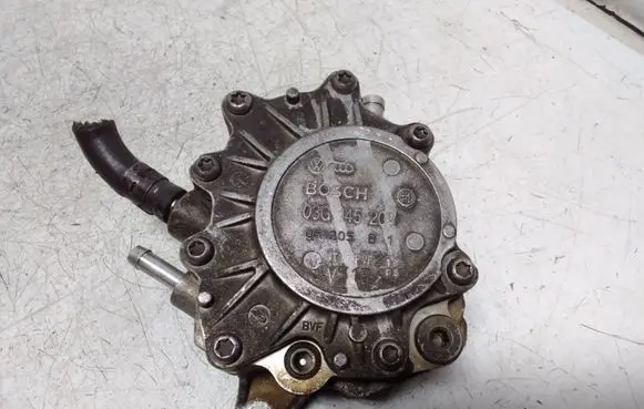 Audi A4 S4 B7 8E 8H Vacuum pump 03G145209