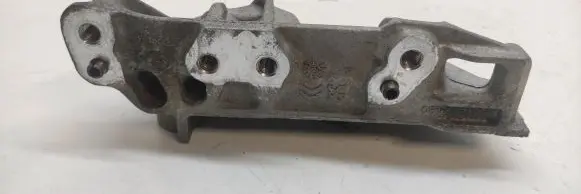Citroen C5 Aircross Engine mounting bracket 9810967480