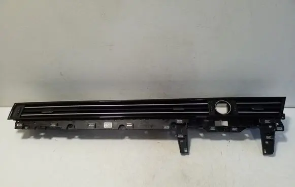 Volkswagen PASSAT B8 Dash center air vent grill 3G2858415F