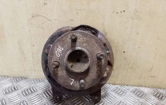 Toyota Corolla E120 E130 Rear wheel hub spindle/knuckle 