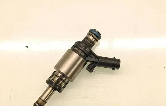 Audi A6 S6 C7 4G Fuel injector 0261500076