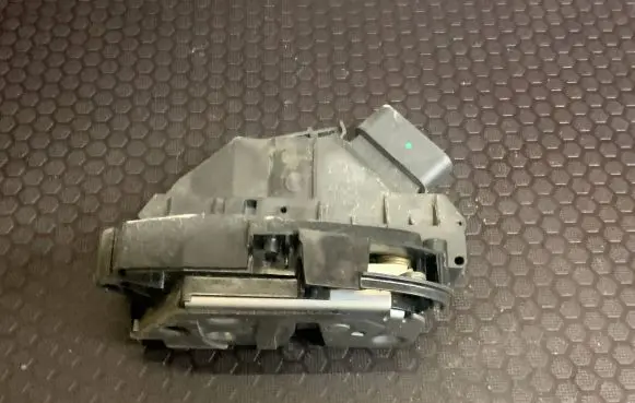 Ford Fiesta Rear door lock 8A6AA26412AE 4064413353 C66AA26412AD