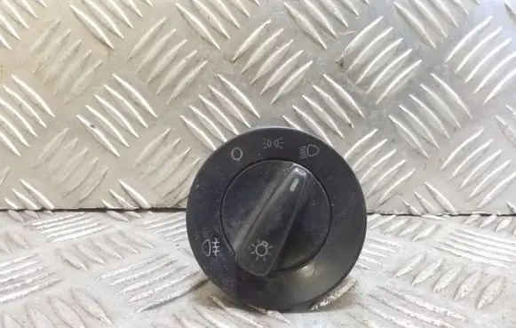 Volkswagen Golf IV Light switch 1C09411531