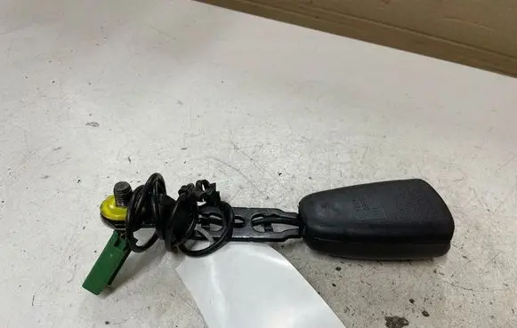 Volvo V50 Front seatbelt buckle 615580 114234 6013208