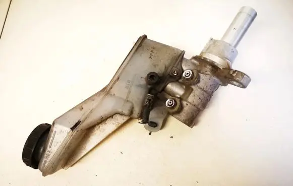 Nissan Qashqai Master brake cylinder