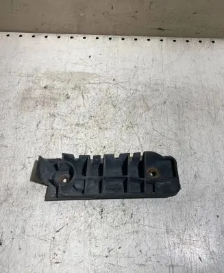 Audi A4 S4 B6 8E 8H Front bumper mounting bracket 8E0807284