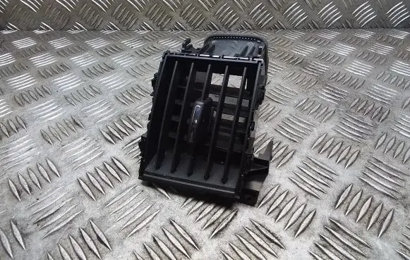 Toyota Prius+ (ZVW40) Dashboard side air vent grill/cover trim 5568647050 5565047090 5506147020