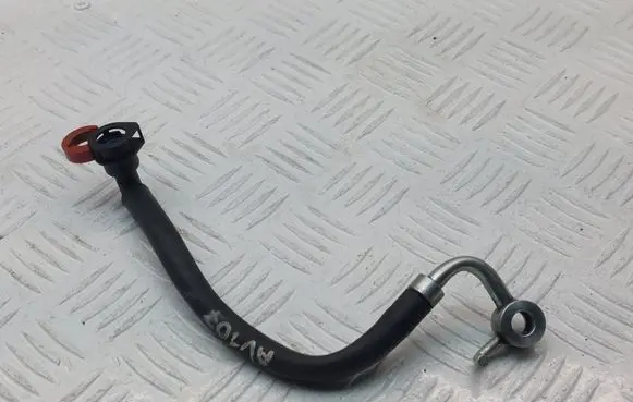 Toyota Avensis T250 Fuel injector supply line/pipe 2390126010