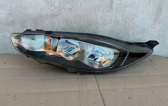 Ford Fiesta Headlight/headlamp