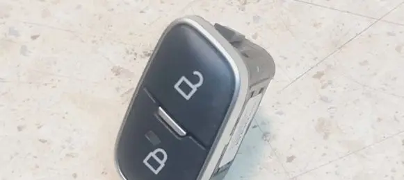Ford Focus Central locking switch button F1ET14017BB SANDD4857C 1556A1