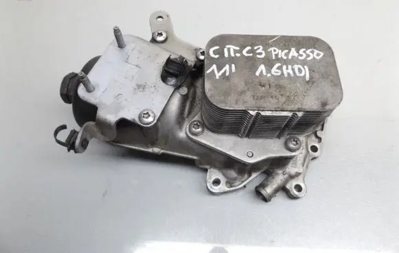 Citroen C3 Picasso Oil filter mounting bracket