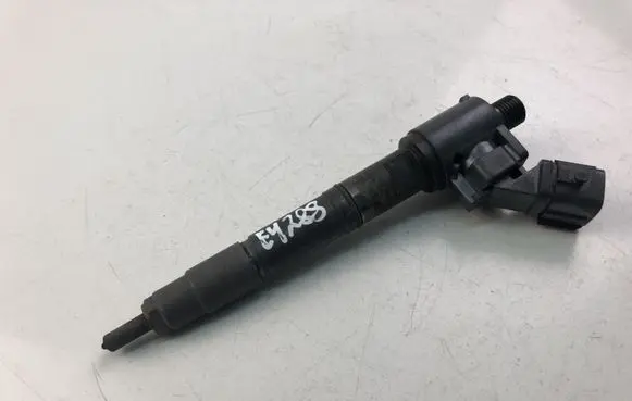 Volvo XC70 Fuel injector 31405404