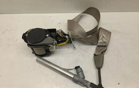 Citroen C-Crosser Front seatbelt